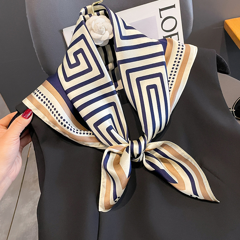 Lüks marka atkısı bahar kare 1 - Luxury Skincare Headband incelemesi ve fiyatı